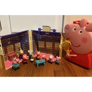 Peppa Pig Madame Gazelle Fold & Go School House And Figure Carry Case